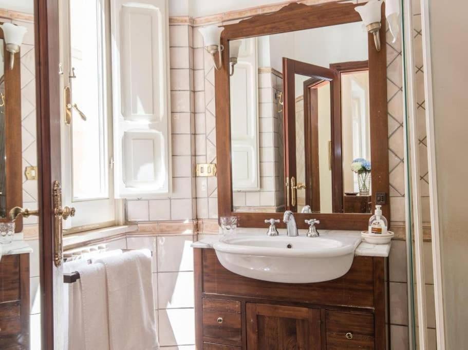 Luxury Spanish Steps Apartamento Roma